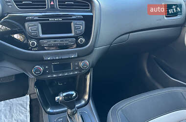 Хэтчбек Kia Ceed 2013 в 