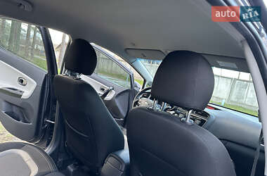 Хэтчбек Kia Ceed 2013 в 