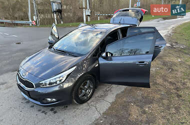 Хэтчбек Kia Ceed 2013 в 