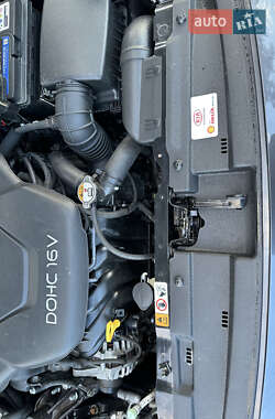 Хэтчбек Kia Ceed 2013 в 
