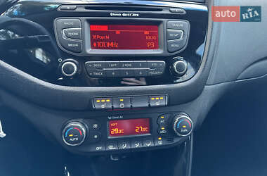 Хэтчбек Kia Ceed 2013 в 