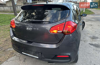 Хэтчбек Kia Ceed 2013 в 