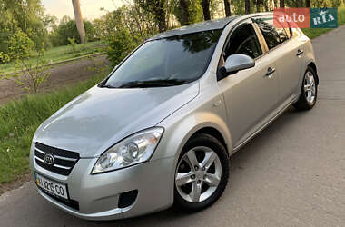 Хэтчбек Kia Ceed 2008 в Ирпене
