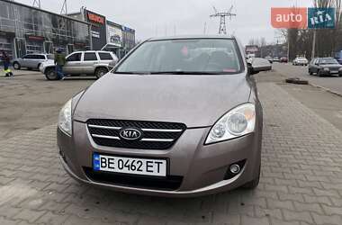 Хэтчбек Kia Ceed 2007 в 