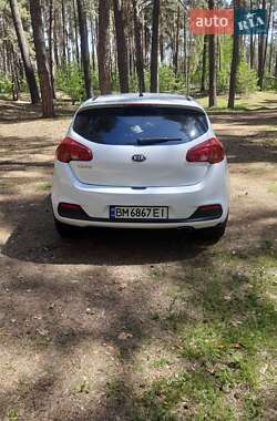 Хэтчбек Kia Ceed 2013 в 