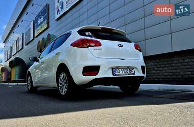 Хэтчбек Kia Ceed 2016 в 