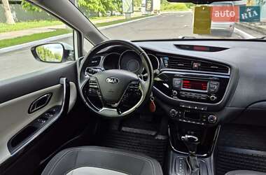 Хэтчбек Kia Ceed 2016 в 