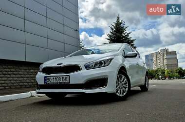 Хэтчбек Kia Ceed 2016 в 