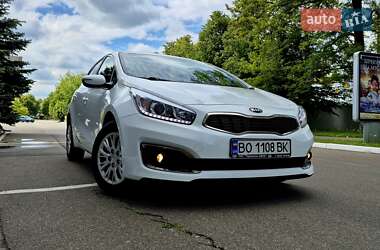 Хэтчбек Kia Ceed 2016 в 