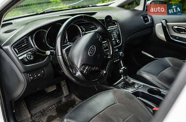Хэтчбек Kia Ceed 2016 в 
