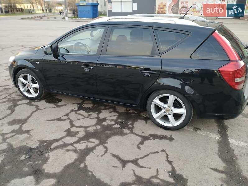 Универсал Kia Ceed 2010 в Лысянке