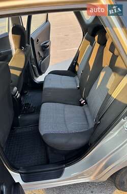 Хэтчбек Kia Ceed 2010 в 