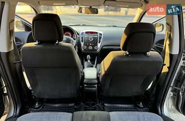 Хэтчбек Kia Ceed 2010 в 