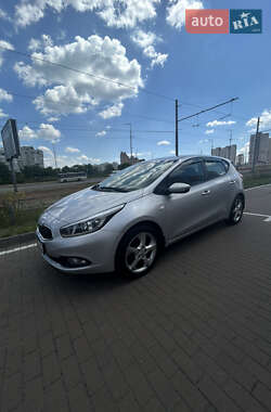 Хэтчбек Kia Ceed 2013 в Киеве