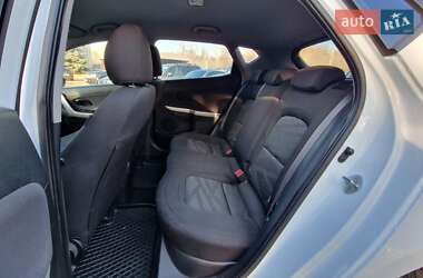 Хетчбек Kia Ceed 2015 в 