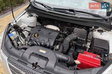 Хетчбек Kia Ceed 2007 в 