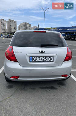 Хетчбек Kia Ceed 2008 в 