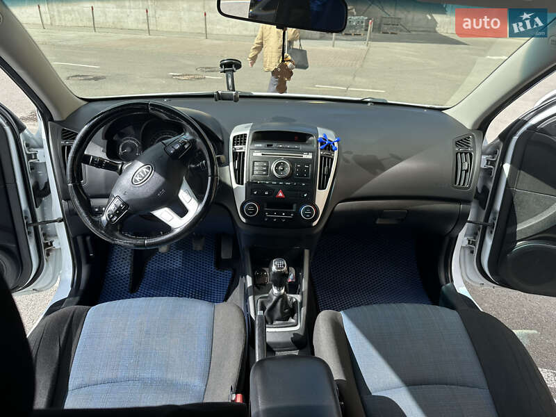 Универсал Kia Ceed 2010 в Киеве