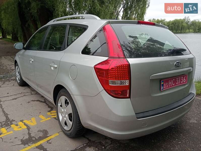 Універсал Kia Ceed 2011 в Рівному