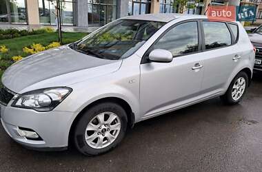 Хетчбек Kia Ceed 2010 в 