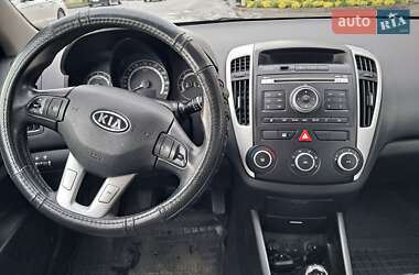 Хетчбек Kia Ceed 2010 в 