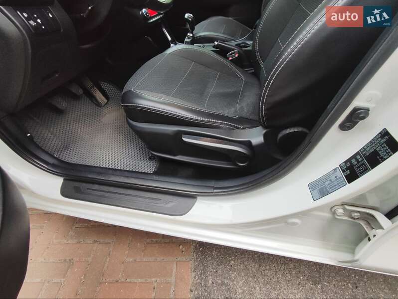 Хэтчбек Kia Ceed 2016 в Днепре фото 19 Хэтчбек Kia Ceed 2016 в Днепре