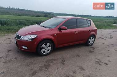 Хетчбек Kia Ceed 2010 в Харкові