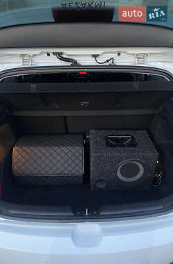 Хэтчбек Kia Ceed 2012 в 