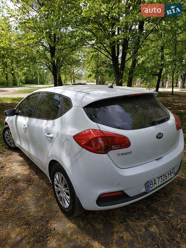Хэтчбек Kia Ceed 2013 в Новоукраинке