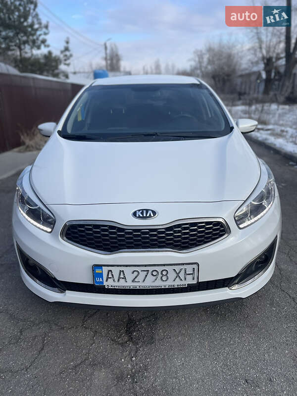 Хэтчбек Kia Ceed 2018 в 