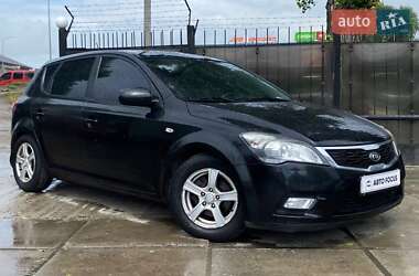 Хэтчбек Kia Ceed 2011 в Киеве