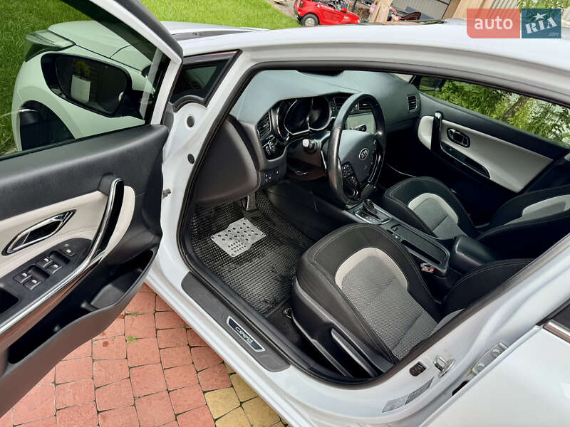 Хэтчбек Kia Ceed 2012 в Кременчуге