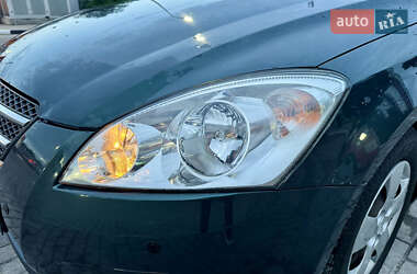Хэтчбек Kia Ceed 2008 в 