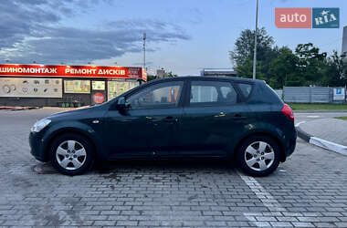 Хэтчбек Kia Ceed 2008 в 