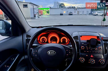 Хэтчбек Kia Ceed 2008 в 