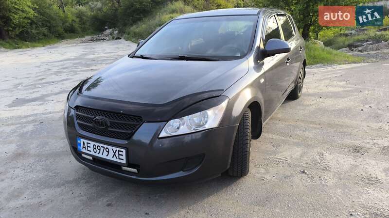 Хэтчбек Kia Ceed 2007 в Широкой Даче
