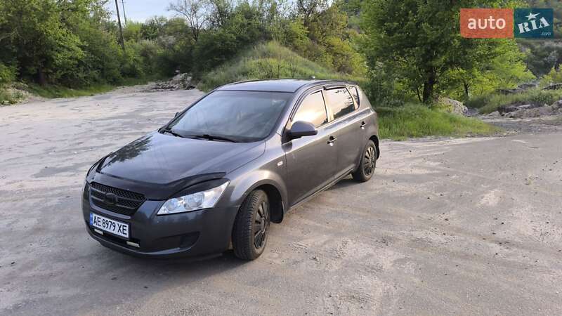 Хэтчбек Kia Ceed 2007 в Широкой Даче