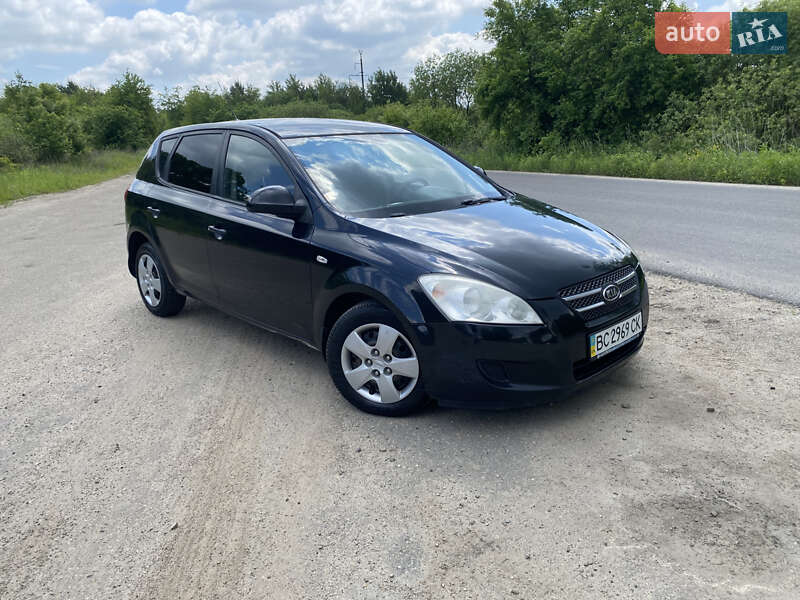 Хэтчбек Kia Ceed 2008 в Львове