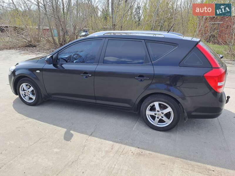 Универсал Kia Ceed 2011 в Краснограде
