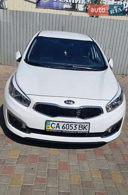 Хэтчбек Kia Ceed 2016 в 