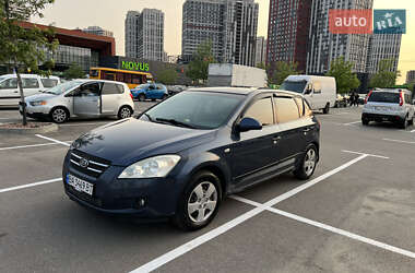 Хэтчбек Kia Ceed 2008 в 