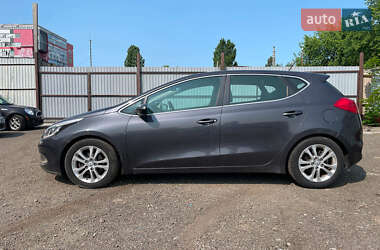 Хэтчбек Kia Ceed 2013 в 