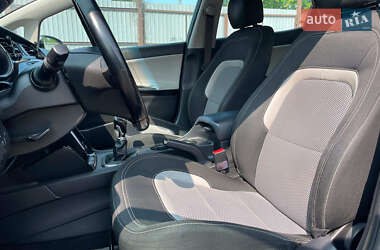 Хэтчбек Kia Ceed 2013 в 