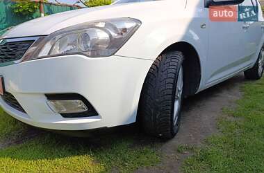 Універсал Kia Ceed 2010 в Радивиліві