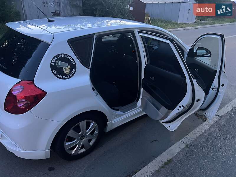 Хетчбек Kia Ceed 2007 в Дніпрі