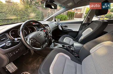 Хэтчбек Kia Ceed 2013 в 