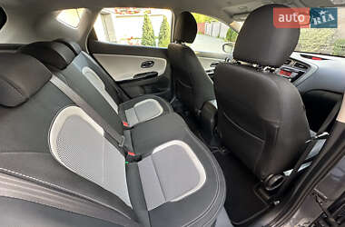 Хэтчбек Kia Ceed 2013 в 