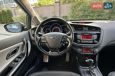Хэтчбек Kia Ceed 2013 в 