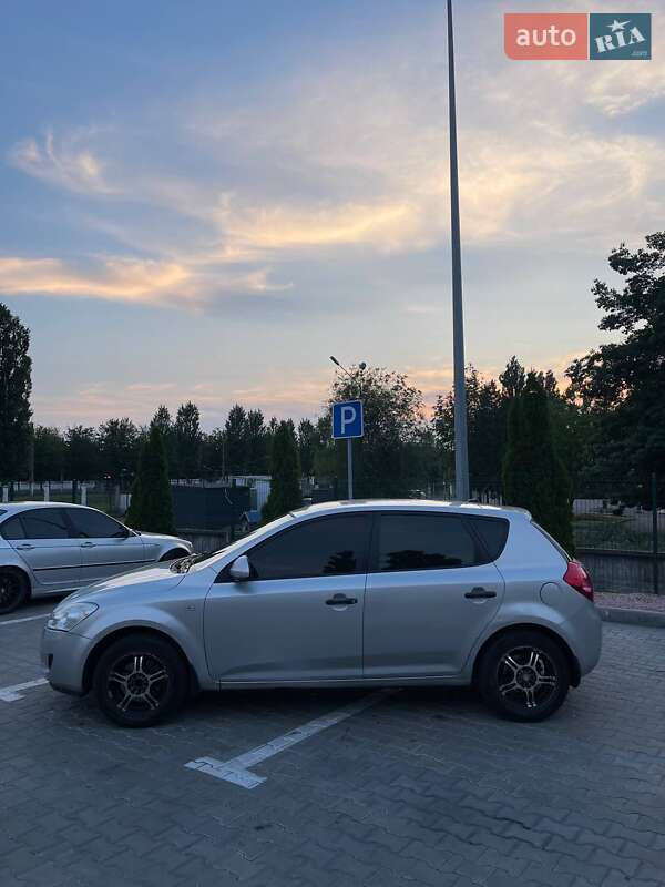 Хетчбек Kia Ceed 2007 в Кременчуці