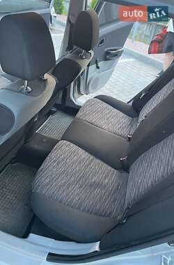 Хэтчбек Kia Ceed 2007 в 